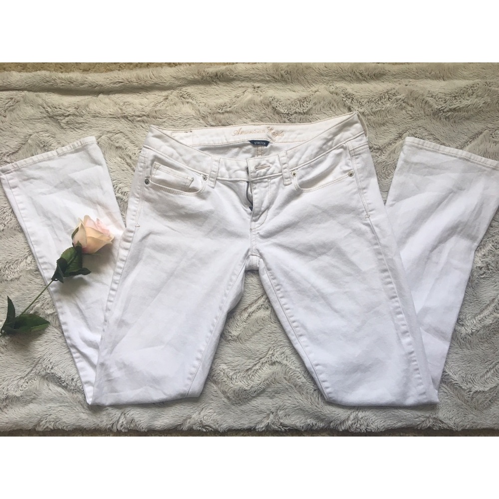 ⭐️ AE white stretch jeans⭐️